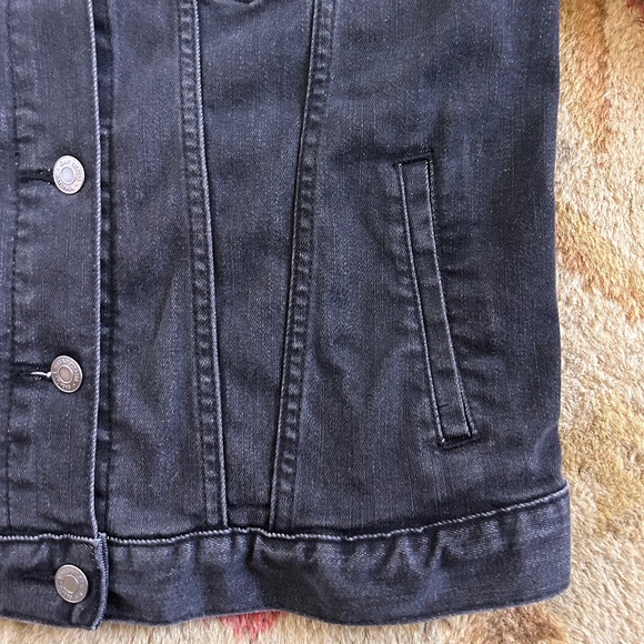 GAP Women’s Icon Denim Jacket – Size Medium – Black – EUC - Picture 3 of 9